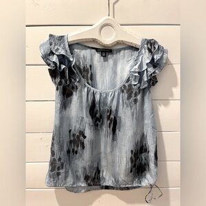 Banana Republic – 100% Silk Ruffled Sleeveless Top size M petite